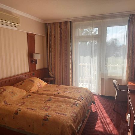 Csipke Hotel คิชคุนฮาลาส ภายนอก รูปภาพ