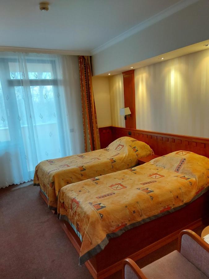 Csipke Hotel คิชคุนฮาลาส ภายนอก รูปภาพ