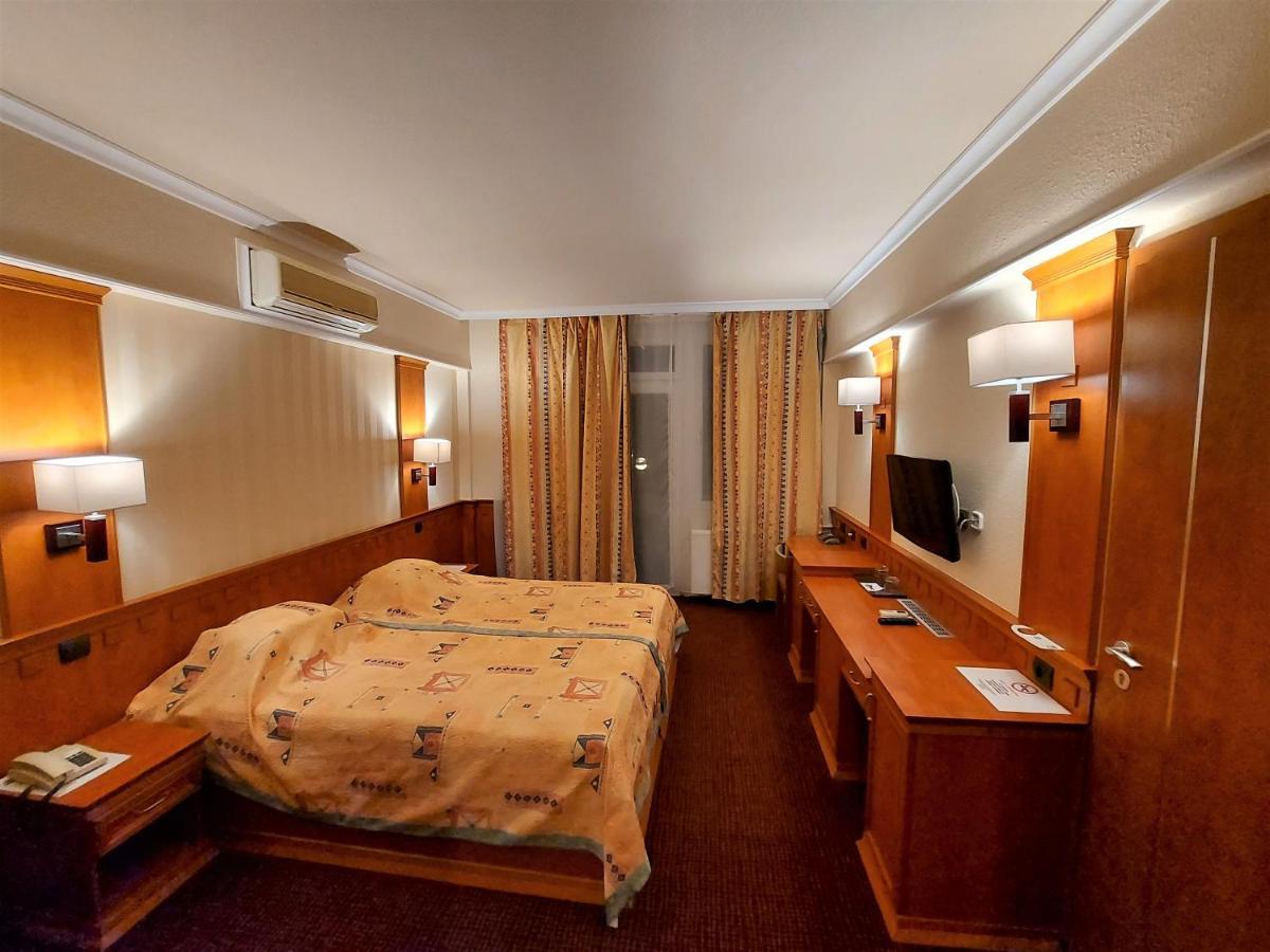 Csipke Hotel คิชคุนฮาลาส ภายนอก รูปภาพ