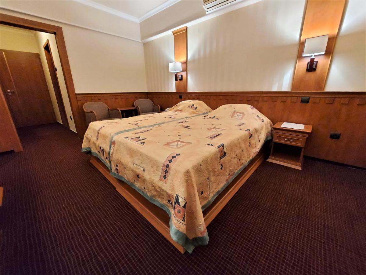 Csipke Hotel คิชคุนฮาลาส ภายนอก รูปภาพ