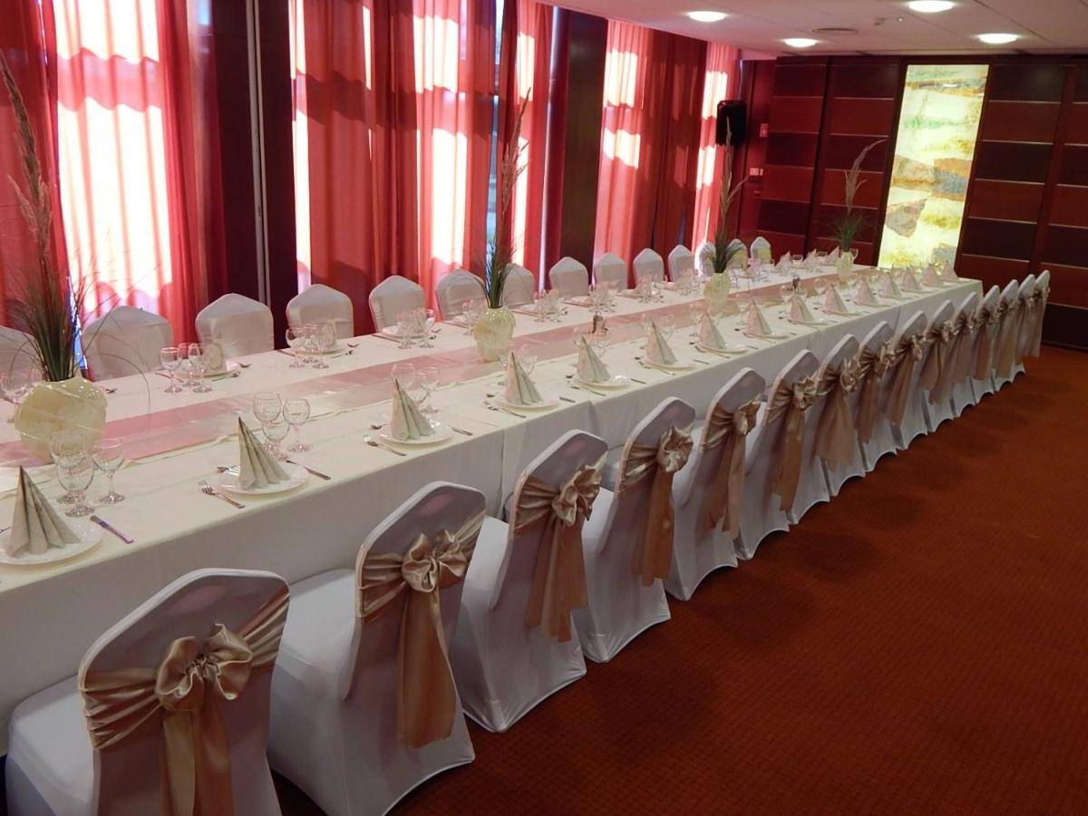 Csipke Hotel คิชคุนฮาลาส ภายนอก รูปภาพ