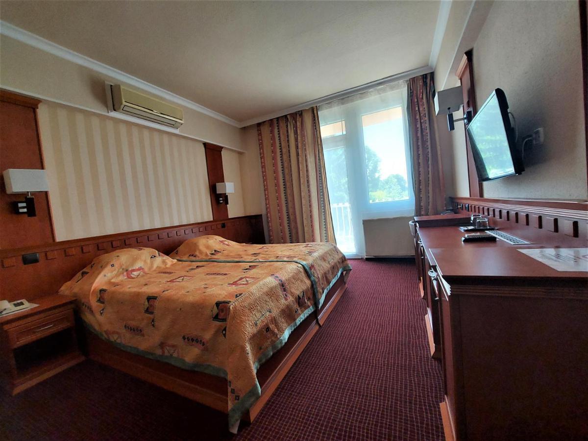 Csipke Hotel คิชคุนฮาลาส ภายนอก รูปภาพ