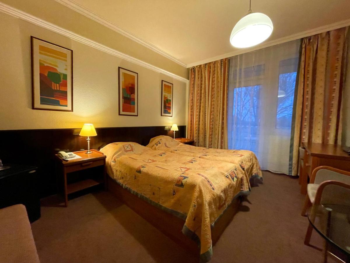 Csipke Hotel คิชคุนฮาลาส ภายนอก รูปภาพ