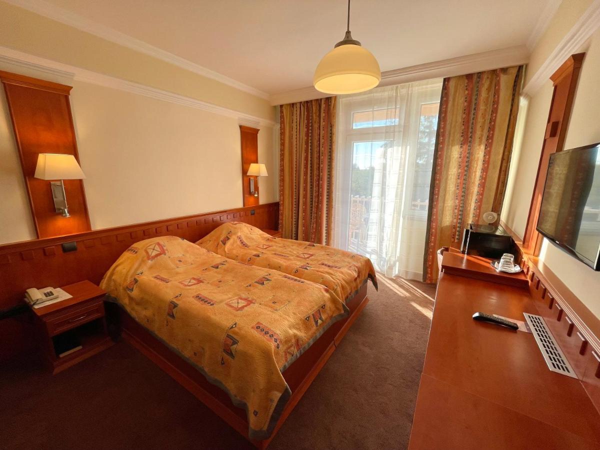 Csipke Hotel คิชคุนฮาลาส ภายนอก รูปภาพ