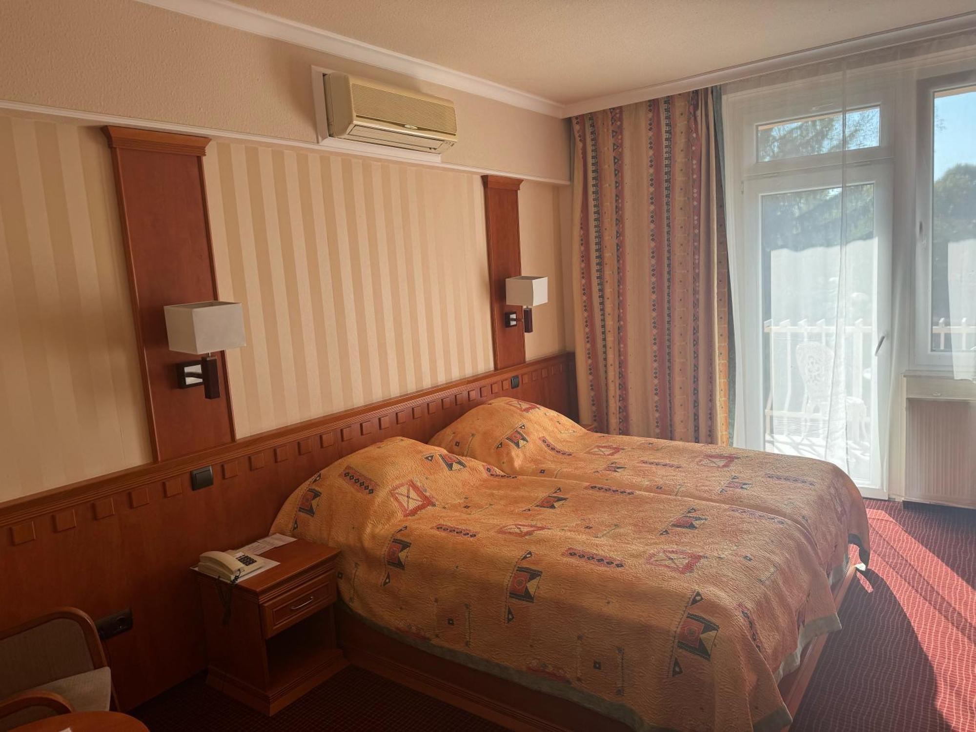 Csipke Hotel คิชคุนฮาลาส ภายนอก รูปภาพ