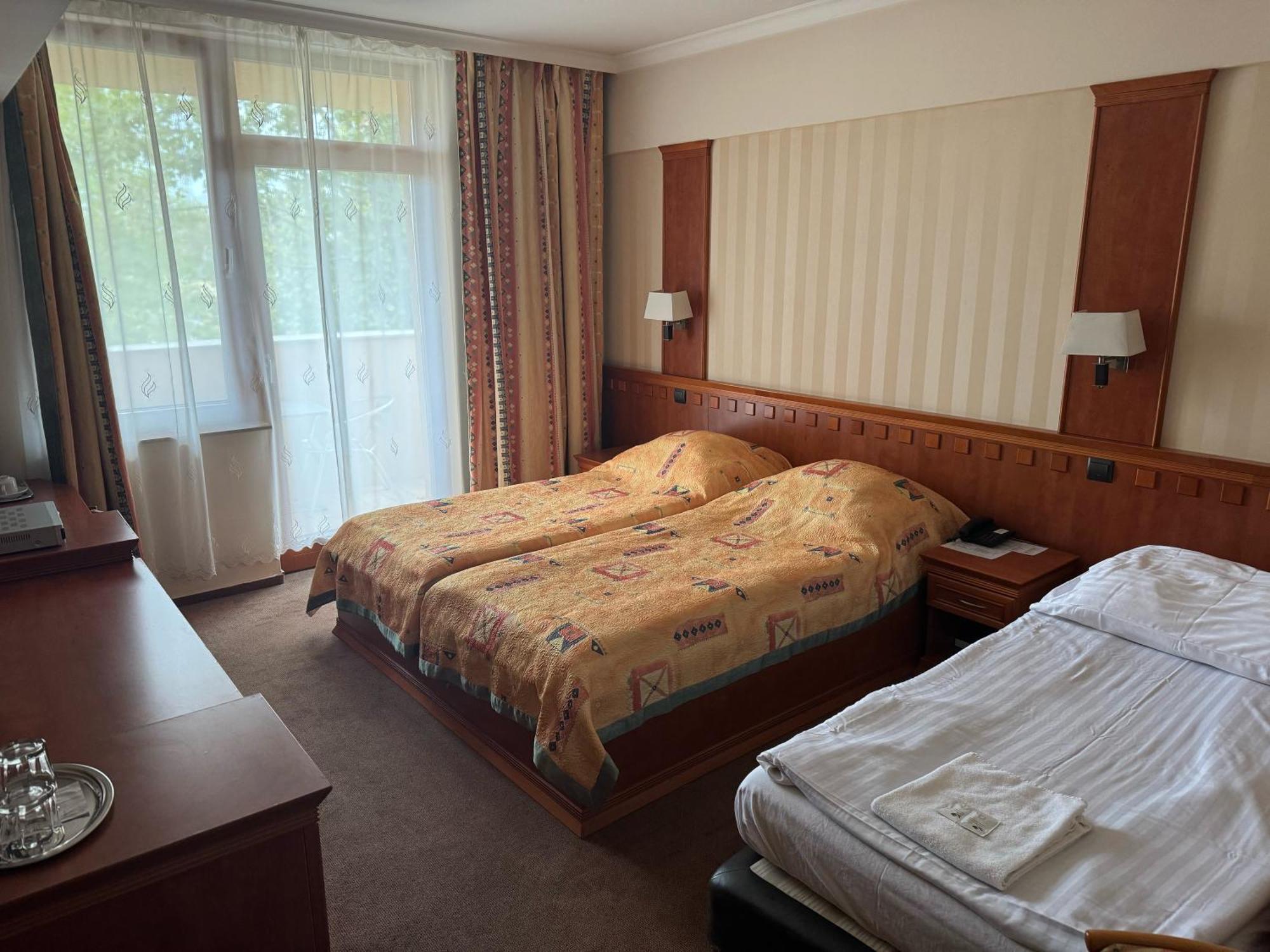 Csipke Hotel คิชคุนฮาลาส ภายนอก รูปภาพ