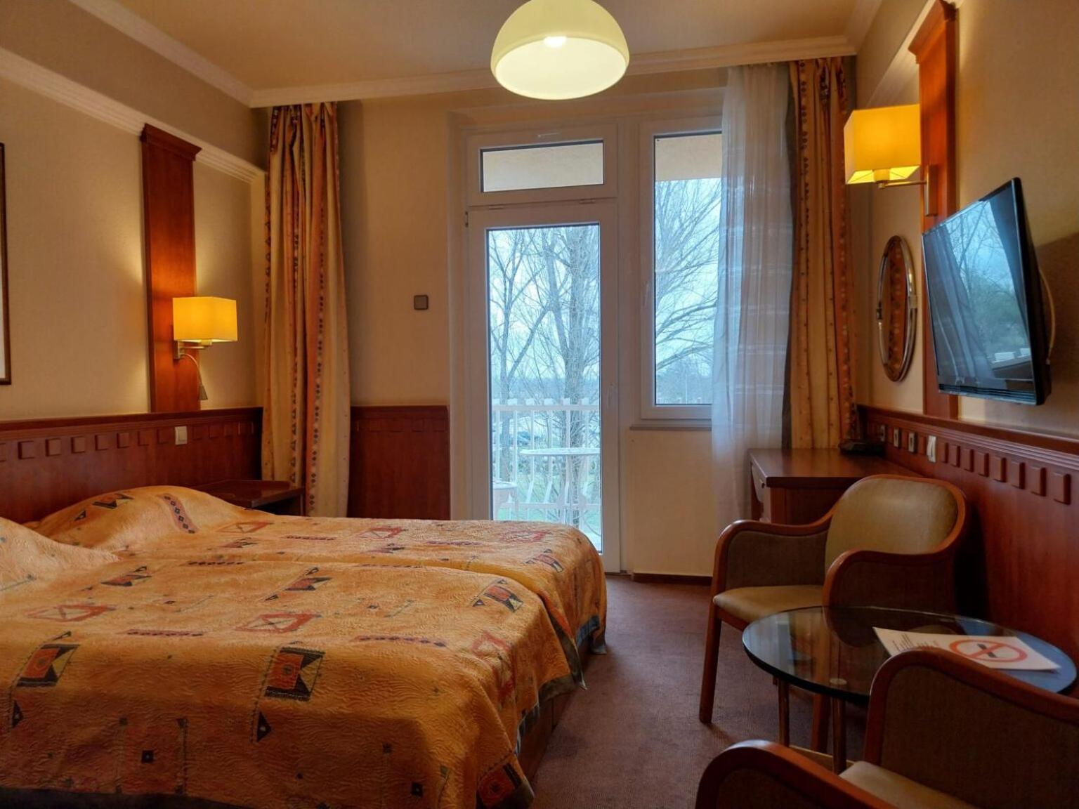 Csipke Hotel คิชคุนฮาลาส ภายนอก รูปภาพ