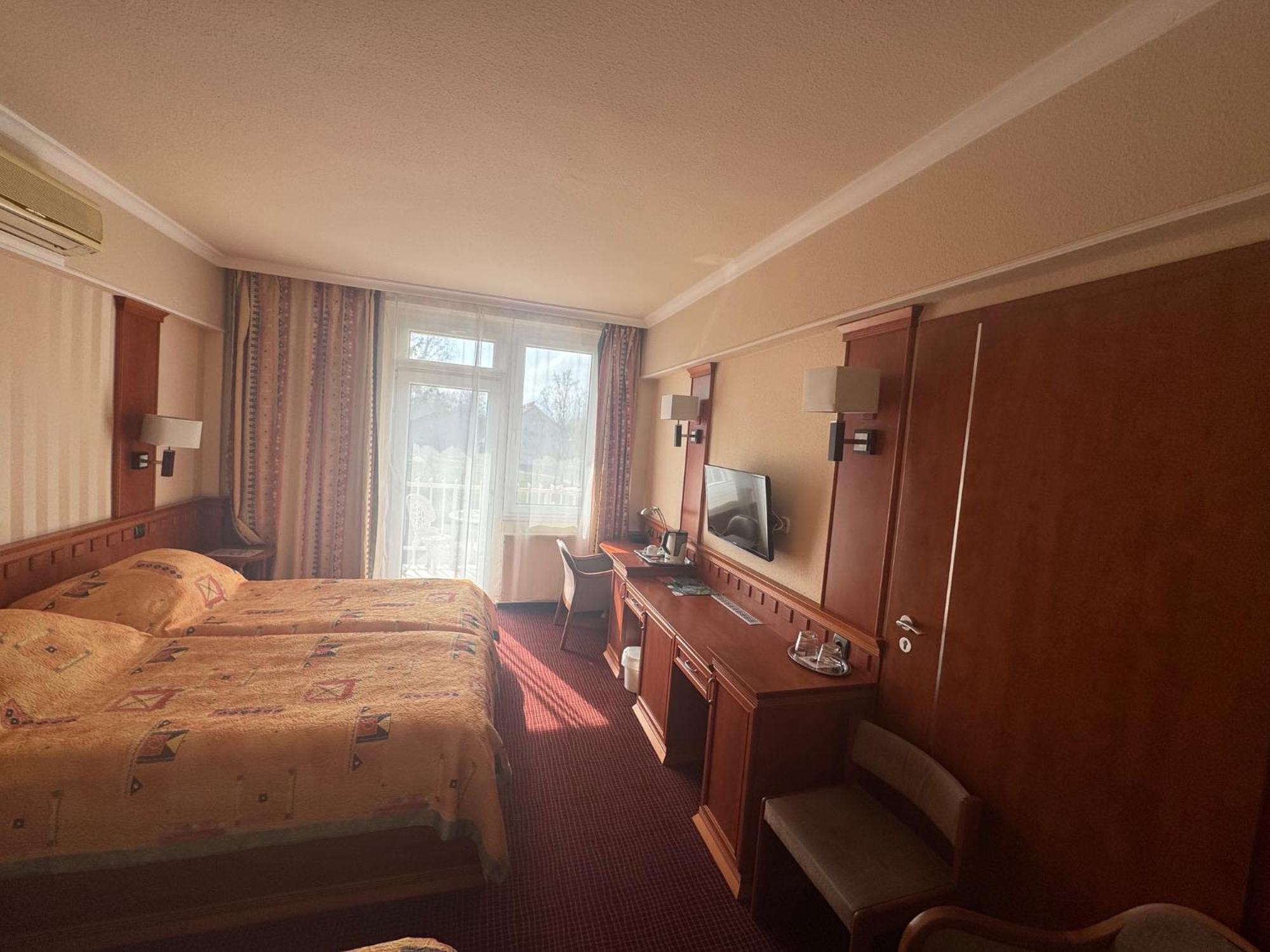 Csipke Hotel คิชคุนฮาลาส ภายนอก รูปภาพ