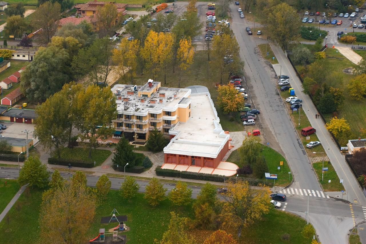 Csipke Hotel คิชคุนฮาลาส ภายนอก รูปภาพ